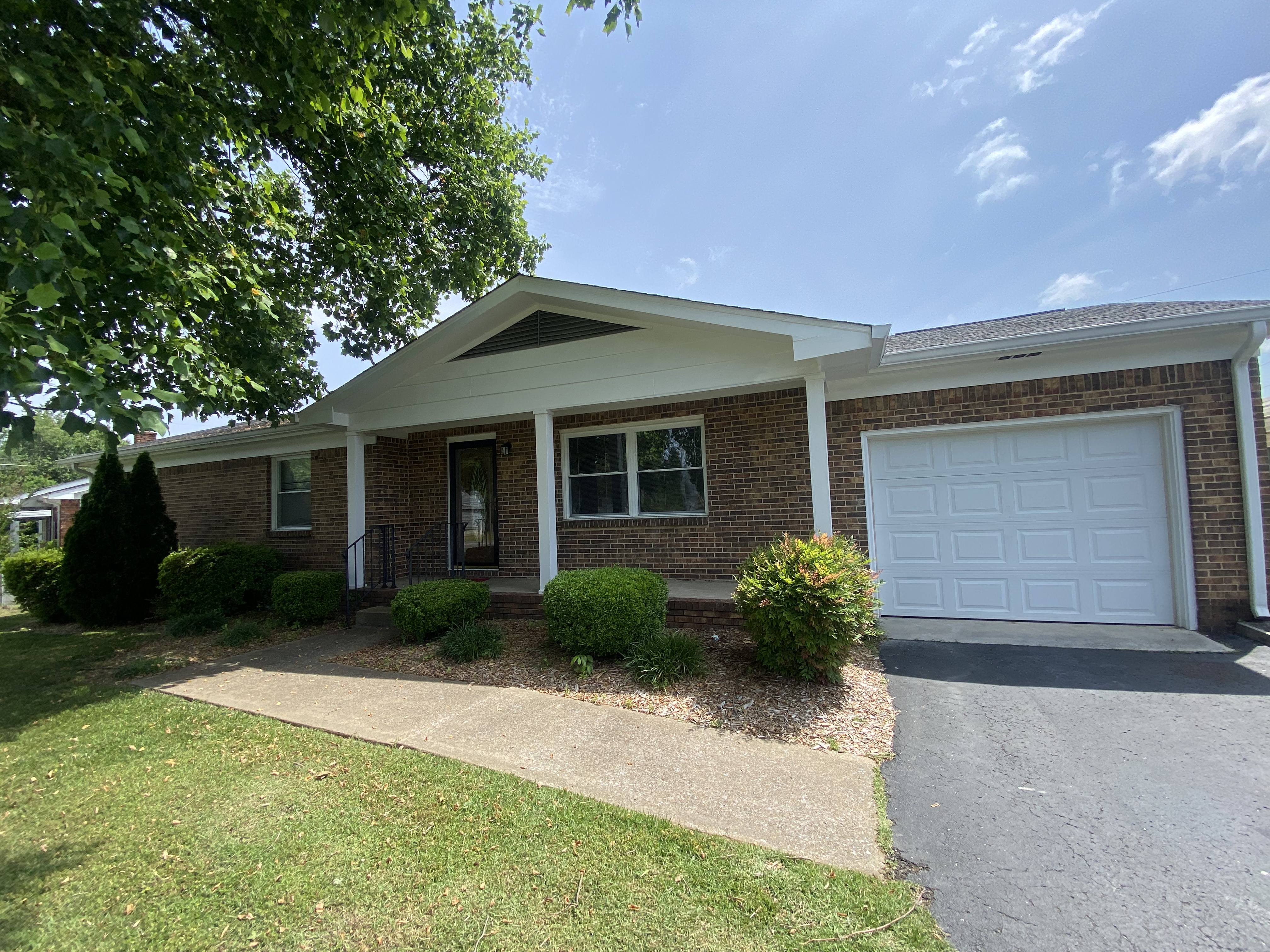 575 Cross St - Rossville, GA