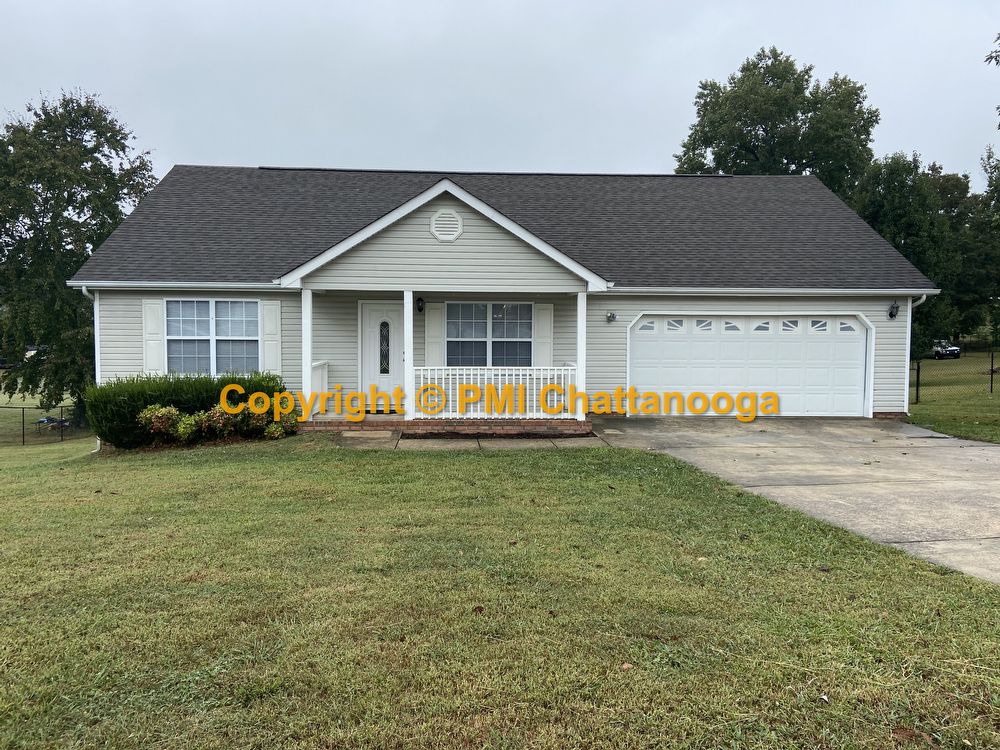 Spacious Home on Large Lot with Partially Fenced Yard – RSL